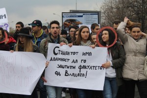 Студентите добиваат поддршка од цел свет, Владата останува глува на нивните барања