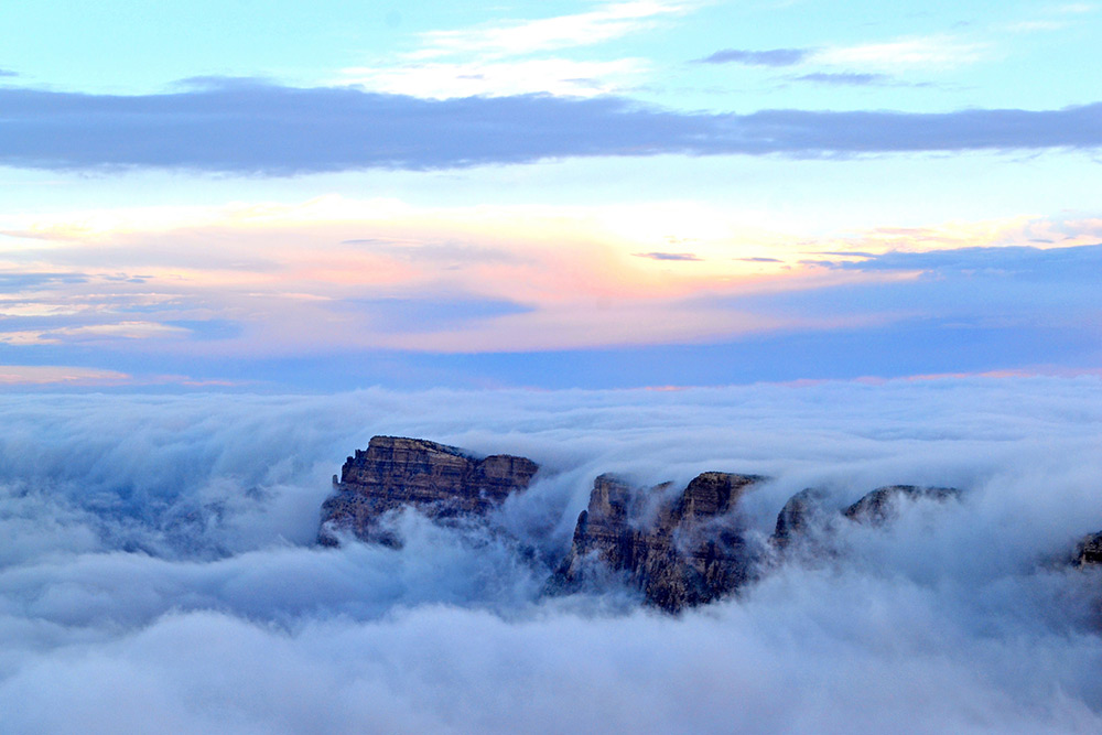[Видео] И во Големиот кањон во Колорадо се спушти магла