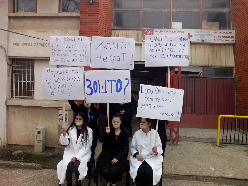 Протестен перформанс: Осум илјади жени сè уште немаат гинеколог во Шуто Оризари