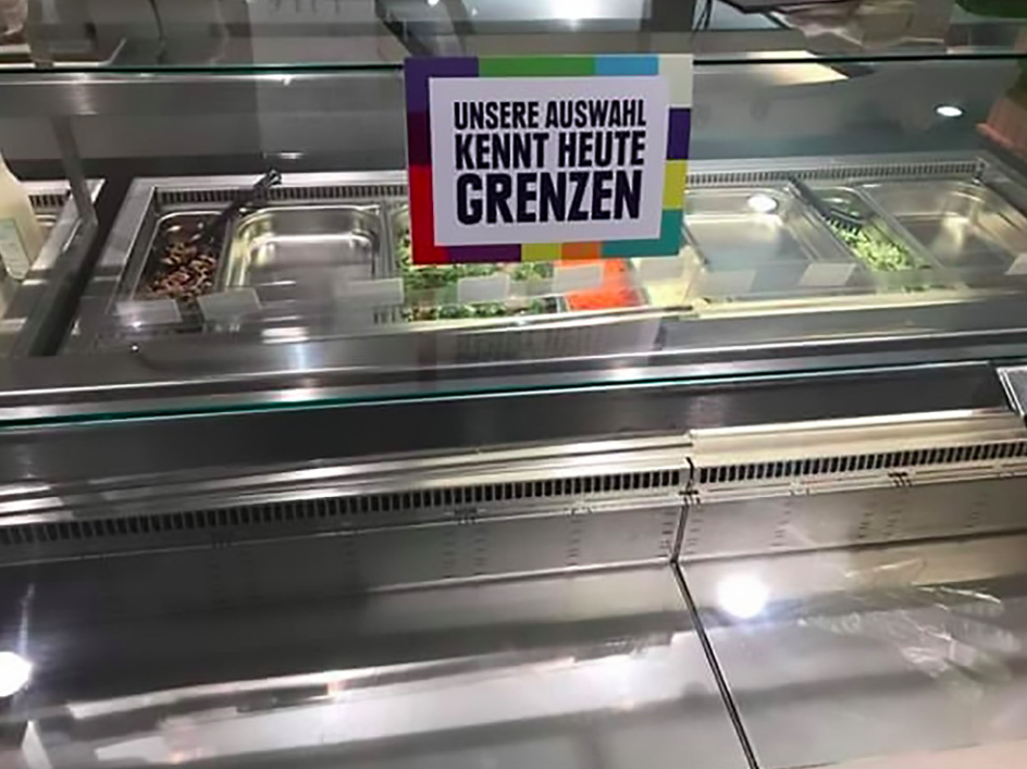 Германски супермаркет ги отстрани сите странски производи за да покаже кон што води расизмот - 