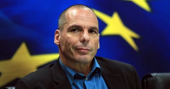 Варуфакис: Европската унија веќе не му служи на народот, на демократијата ѝ треба нов почеток
