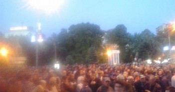 Активисти пред Собранието: Борбата за правда и слобода нема да запре!