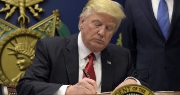 Трамп го помилува основачот на „Силк роуд“, веб-страницата за црна трговија