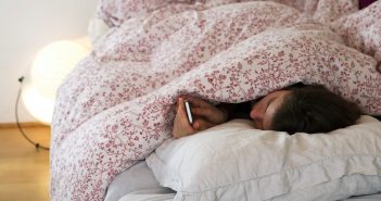 Француските работници добија право да се исклучат од интернет по работното време