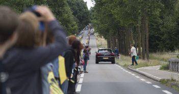Човечки синџир против нуклеарните централи во Белгија