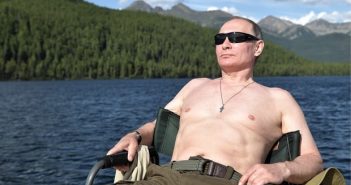 Голото торзо на Путин стана нов Инстаграм предизвик