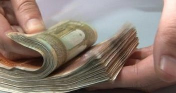 Анализа: Општини тонеле во долгови, ама не запреле со нови вработувања