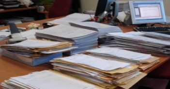 Администрацијата секоја година јаде сѐ поголем залак од буџетот