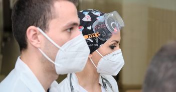 МОН времено го запира запишувањето на вонредни ученици во средните медицински училишта