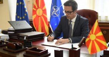 „02 Иницијатива“ бара од Пендаровски да не го потпишува указот за Законот за легализирање дивоградби