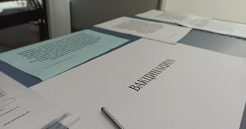 Кои земји во светот ги вакцинираат децата и на кој начин?