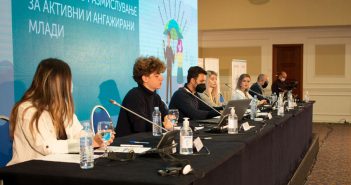 „Младите размислуваат“ – медиумска писменост од прво одделение до факултет