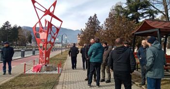 „Метафора на слободата“ – скулптура во Гостивар на уметникот Џезаир Реџепи