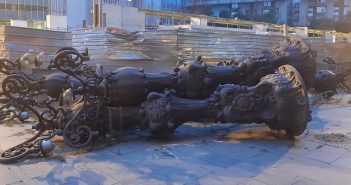 Град Скопје нема механизација за да ги тргне канделабрите од Плоштад „ВМРО“