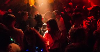 Танцувачки потези создаваат енергија што се користи за затоплување на уметнички центар во Глазгов