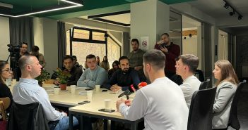 Подмладоци на политички партии го потпишаа Студентскиот манифест