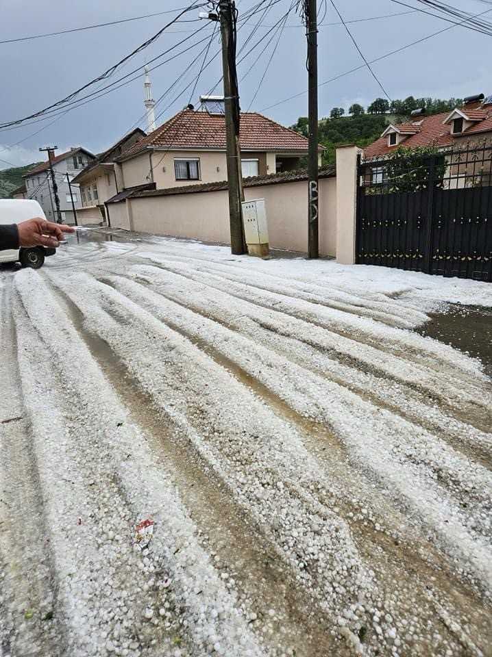 ЦУК: Поплавувања и штети од пороен дожд и град во Куманово, Старо Нагоричане и Липково