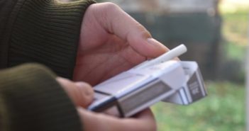 Здравствените власти во САД предлагаат никотинот во цигарите да се намали на ниво кое не предизвикува зависност