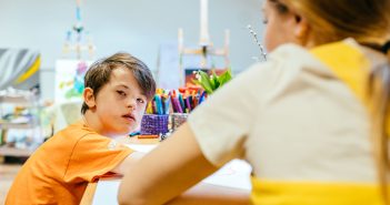 Кажете ни ги искуствата со образовната инклузија во вашето школо