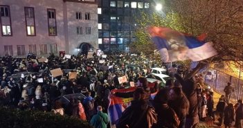 Српските студенти ќе пешачат од Белград до Нови Сад за годишнината од уривањето на настрешницата