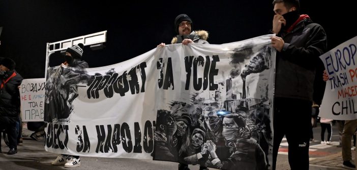 [Фото] Граѓани на протест порачаа „Стоп за Усје“