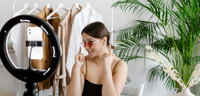 Платформите ја имаат моќта, инфлуенсерите ја носат одговорноста