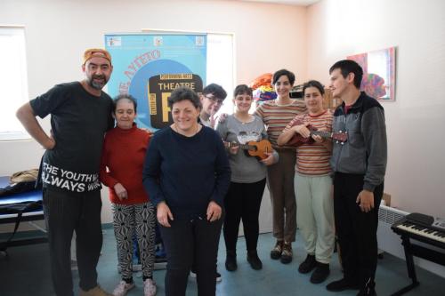 Ние, луѓето (2)