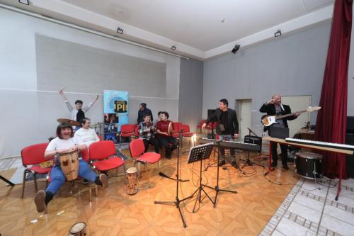 Ние, луѓето (22)