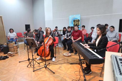 Ние, луѓето (25)