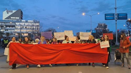 протест 8 март ---------